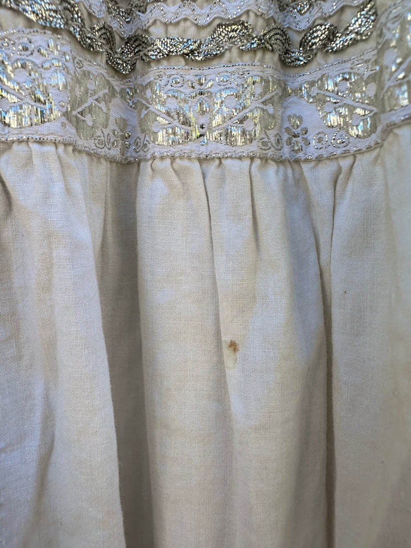 Cream Patio Skirt with Silver Rik Rak