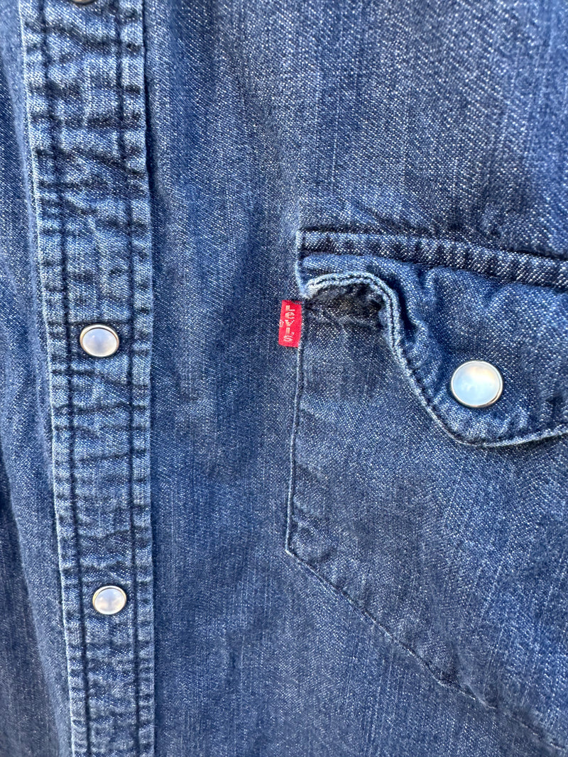 Levi's Button Snap Mid Wash Shirt